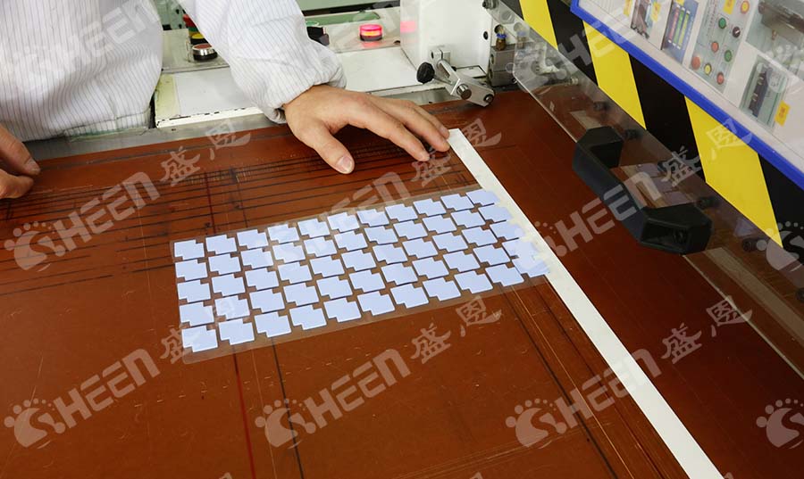 探索新能源汽車動力模塊的散熱優化：導熱材料的關鍵角色