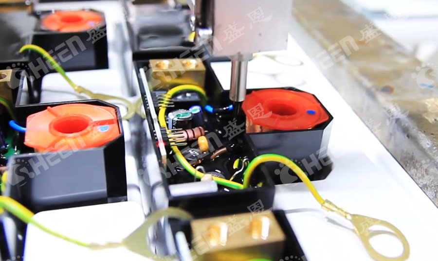 導熱灌封膠.jpg 導熱灌封膠.jpg